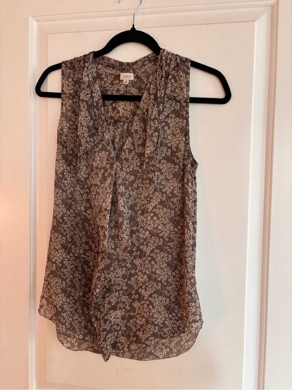 Aritzia Brown Floral Sleeveless V-Neck Blouse